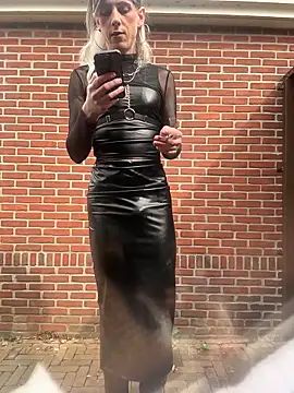 michelle310 online show from April 12, 2026, 1:25 pm