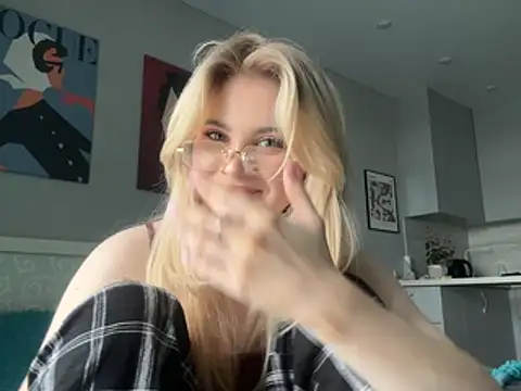 Snapshot of kirtova_ chatting on May 12, 2026, 11:05 am kirtova online show from May 12, 2026, 11:05 am