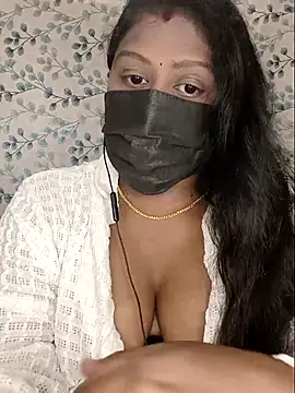 Snapshot of Romantic_Woman chatting on April 19, 2026, 5:25 pm Romantic Woman online show from April 19, 2026, 5:25 pm
