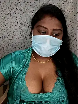 Snapshot of Romantic_Woman chatting on May 5, 2026, 7:06 pm Romantic Woman online show from May 5, 2026, 7:06 pm