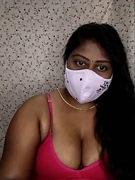 Snapshot of Romantic_Woman chatting on May 13, 2026, 6:26 pm Romantic Woman online show from May 13, 2026, 6:26 pm