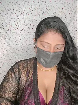 Snapshot of Romantic_Woman chatting on June 30, 2026, 5:57 pm Romantic Woman online show from June 30, 2026, 5:57 pm