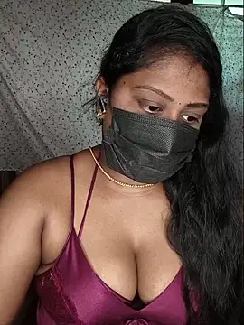 Snapshot of Romantic_Woman chatting on May 16, 2026, 6:56 am Romantic Woman online show from May 16, 2026, 6:56 am