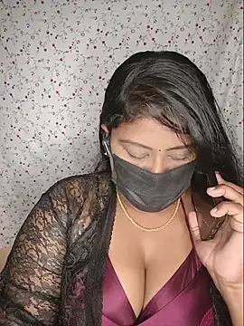 Snapshot of Romantic_Woman chatting on July 1, 2026, 5:57 pm Romantic Woman online show from July 1, 2026, 5:57 pm