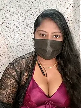 Snapshot of Romantic_Woman chatting on May 16, 2026, 6:29 pm Romantic Woman online show from May 16, 2026, 6:29 pm