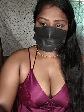 Snapshot of Romantic_Woman chatting on May 16, 2026, 6:45 am Romantic Woman online show from May 16, 2026, 6:45 am