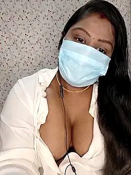 Snapshot of Romantic_Woman chatting on April 30, 2026, 5:53 pm Romantic Woman online show from April 30, 2026, 5:53 pm