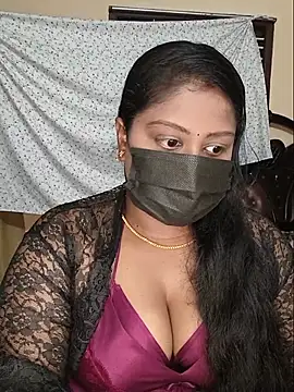Snapshot of Romantic_Woman chatting on May 18, 2026, 4:12 pm Romantic Woman online show from May 18, 2026, 4:12 pm