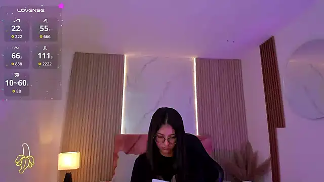 Snapshot of clairemillerx chatting on April 21, 2026, 1:42 am clairemillerx online show from April 21, 2026, 1:42 am