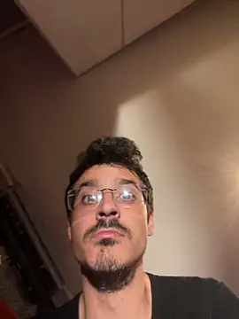 tubeton online show from April 22, 2026, 11:22 pm