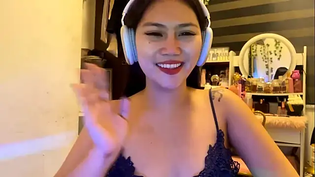 GlindaDejardin online show from May 4, 2026, 5:16 pm