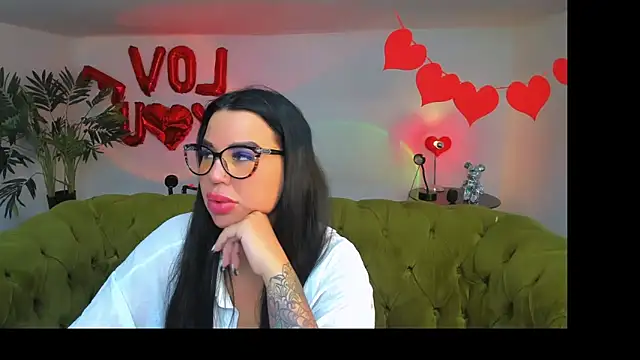 Snapshot of Salty__Queen chatting on April 7, 2026, 6:48 am Salty Queen online show from April 7, 2026, 6:48 am