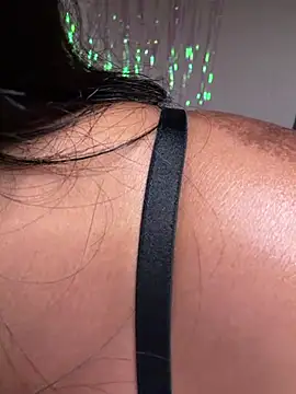 AreeAmor online show from April 13, 2026, 12:20 pm