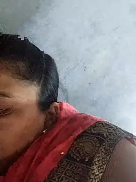Snapshot of Desi_hot_bhabhi01 chatting on July 11, 2026, 8:47 am Desi hot bhabhi01 online show from July 11, 2026, 8:47 am