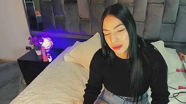 Snapshot of Ashly_bloom_ chatting on May 24, 2026, 3:39 am Ashly bloom online show from May 24, 2026, 3:39 am