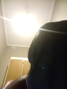 Snapshot of SpunLand chatting on April 4, 2026, 9:32 pm SpunLand online show from April 4, 2026, 9:32 pm