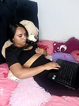 Snapshot of Valentina_Narvaez chatting on April 14, 2026, 8:14 pm Valentina Narvaez online show from April 14, 2026, 8:14 pm