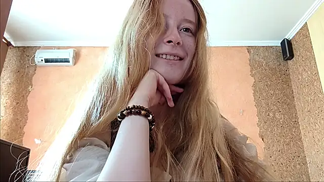 Snapshot of KateVibe_01 chatting on May 19, 2026, 11:23 pm KateVibe 01 online show from May 19, 2026, 11:23 pm