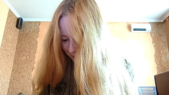 Snapshot of KateVibe_01 chatting on April 24, 2026, 4:03 am KateVibe 01 online show from April 24, 2026, 4:03 am