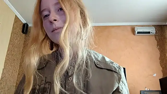 Snapshot of KateVibe_01 chatting on May 4, 2026, 4:16 am KateVibe 01 online show from May 4, 2026, 4:16 am