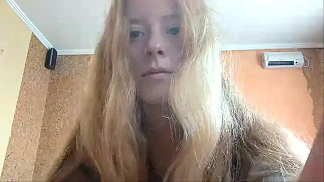 Snapshot of KateVibe_01 chatting on June 17, 2026, 10:30 pm KateVibe 01 online show from June 17, 2026, 10:30 pm