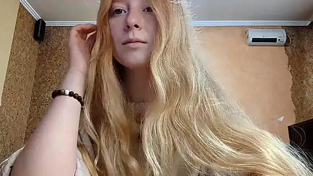 Snapshot of KateVibe_01 chatting on May 15, 2026, 4:21 am KateVibe 01 online show from May 15, 2026, 4:21 am
