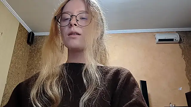 Snapshot of KateVibe_01 chatting on May 16, 2026, 1:48 am KateVibe 01 online show from May 16, 2026, 1:48 am