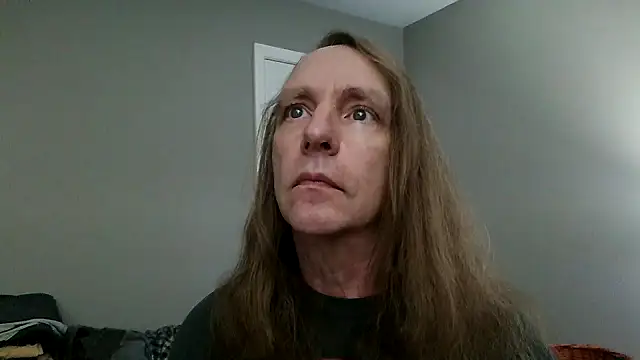 Snapshot of Magnus_Luv chatting on July 8, 2026, 12:17 pm Magnus Luv online show from July 8, 2026, 12:17 pm