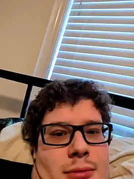 Snapshot of Johnnyboi chatting on April 7, 2026, 1:35 pm Johnnyboi online show from April 7, 2026, 1:35 pm