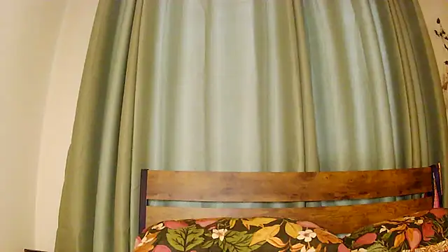 Snapshot of Theone_T chatting on May 5, 2026, 6:22 pm Theone T online show from May 5, 2026, 6:22 pm