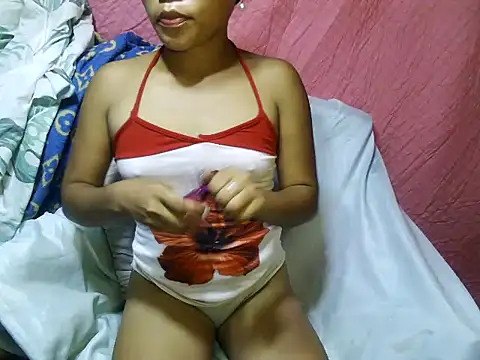 kiffy miley79 online show from May 17, 2026, 1:22 pm