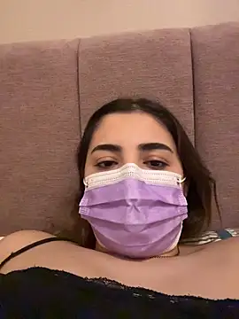 Snapshot of AnnieCartier chatting on April 14, 2026, 12:43 pm AnnieCartier online show from April 14, 2026, 12:43 pm