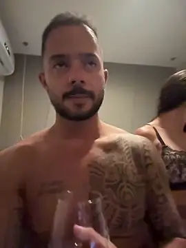 sexy couple82 online show from April 13, 2026, 12:03 am