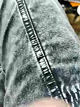 Snapshot of X-boy-11 chatting on April 15, 2026, 6:30 am X-boy-11 online show from April 15, 2026, 6:30 am