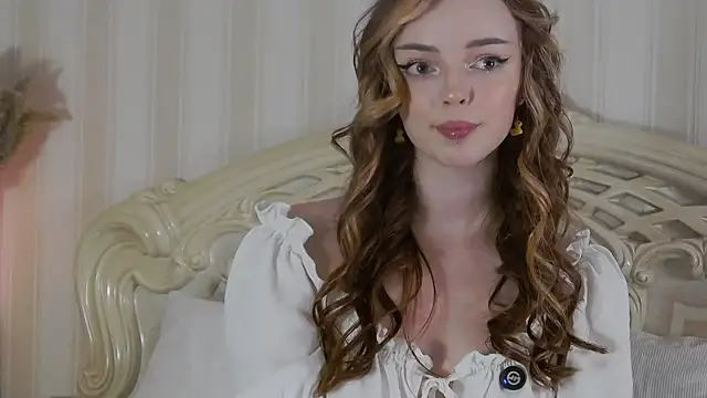LianaGracee online show from June 18, 2026, 8:57 am