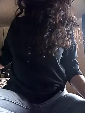 Snapshot of dua-lippa chatting on April 6, 2026, 3:35 pm dua-lippa online show from April 6, 2026, 3:35 pm