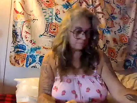 Blondejenn online show from April 9, 2026, 2:24 am