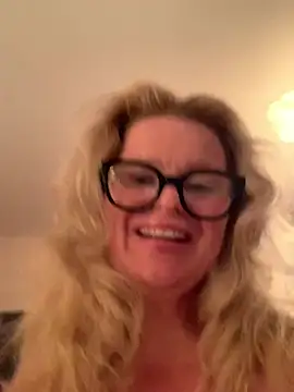 Snapshot of Love_Lee_xo chatting on May 29, 2026, 12:49 am Love Lee xo online show from May 29, 2026, 12:49 am