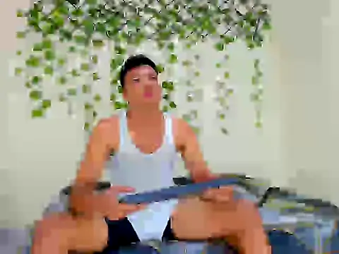 teylor hot 21cm online show from April 12, 2026, 5:33 am