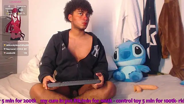 Snapshot of felipecams chatting on July 17, 2026, 11:07 am felipecams online show from July 17, 2026, 11:07 am