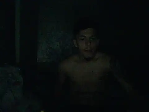 Snapshot of robertmrn112 chatting on May 7, 2026, 6:11 pm robertmrn112 online show from May 7, 2026, 6:11 pm