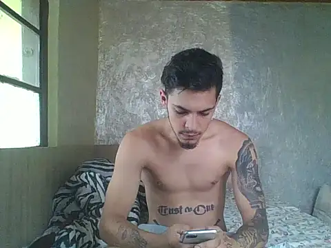 Snapshot of robertmrn112 chatting on May 22, 2026, 10:46 am robertmrn112 online show from May 22, 2026, 10:46 am
