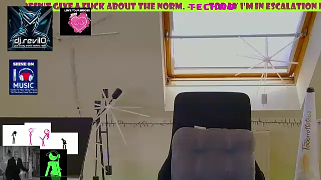 Snapshot of OllyFummler chatting on April 18, 2026, 10:39 am OllyFummler online show from April 18, 2026, 10:39 am