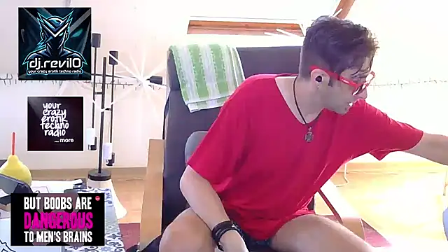 Snapshot of OllyFummler chatting on May 31, 2026, 7:36 am OllyFummler online show from May 31, 2026, 7:36 am