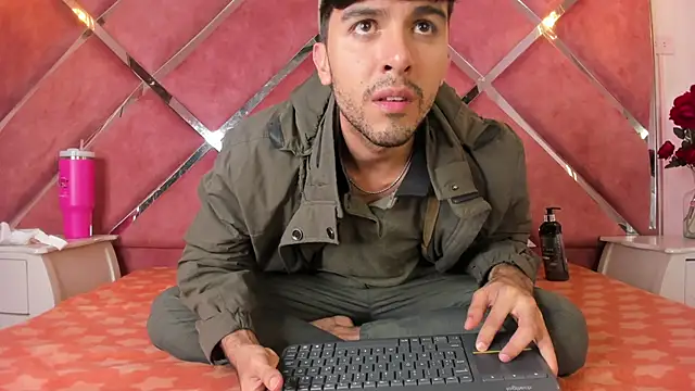 Snapshot of RodrigoColby2 chatting on May 8, 2026, 3:38 pm RodrigoColby2 online show from May 8, 2026, 3:38 pm