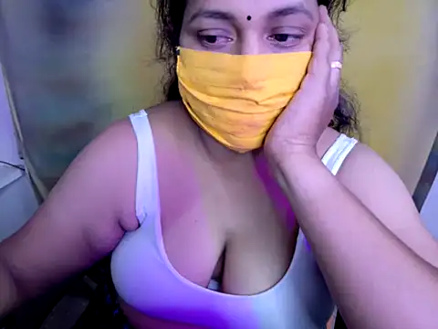 Snapshot of charu-baby chatting on April 24, 2026, 5:53 am charu-baby online show from April 24, 2026, 5:53 am