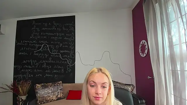 SonnySofia online show from May 22, 2026, 5:49 am
