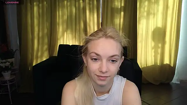 SonnySofia online show from May 6, 2026, 5:33 am