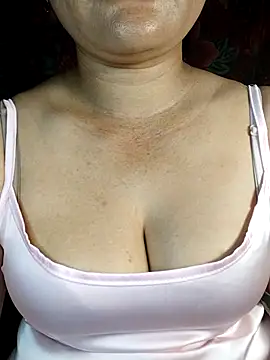 Snapshot of saya_006 chatting on April 14, 2026, 1:10 am saya 006 online show from April 14, 2026, 1:10 am