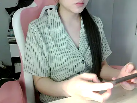 Snapshot of lucienguyen chatting on May 24, 2026, 5:40 am lucienguyen online show from May 24, 2026, 5:40 am